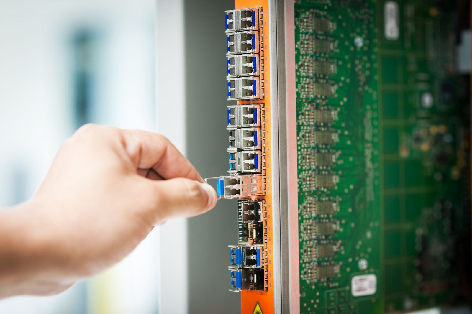 Is the Trusted Semiconductor Hub India the Best Option for Growth?