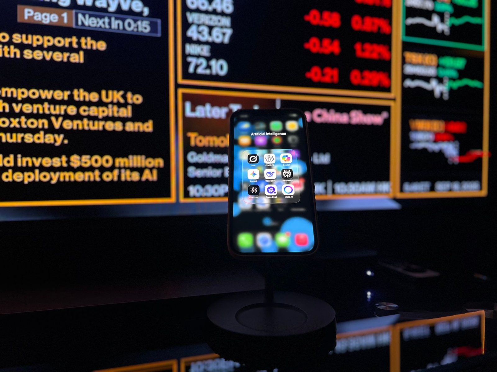 Apple stock AI strategy: Is it the best investment now?